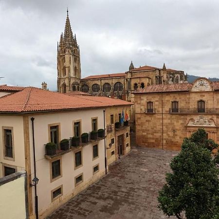 Apartamento Wamba - La Catedral Oviedo Luaran gambar