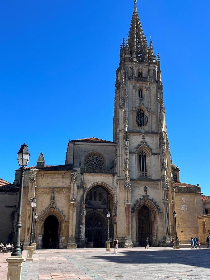 Apartamento Wamba - La Catedral Oviedo Luaran gambar