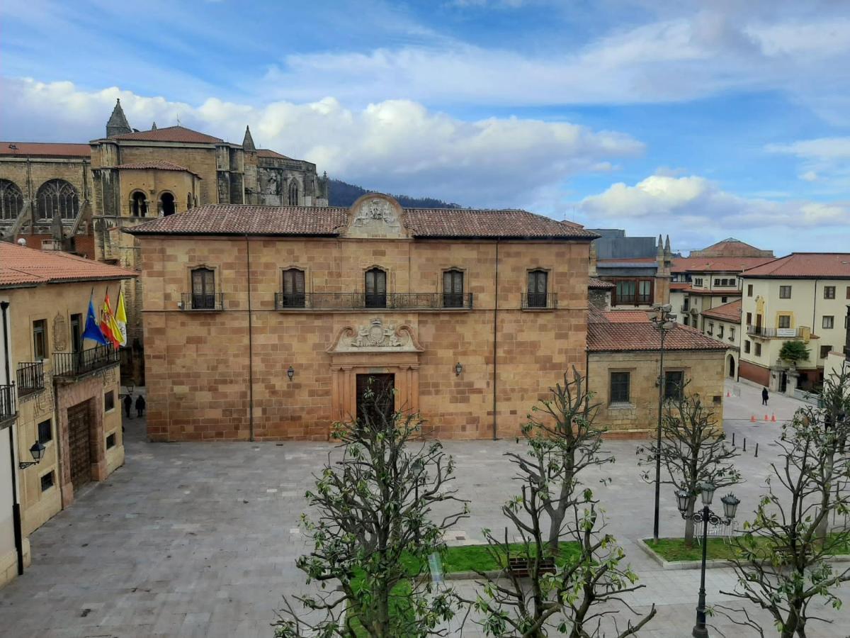 Apartamento Wamba - La Catedral Oviedo Luaran gambar