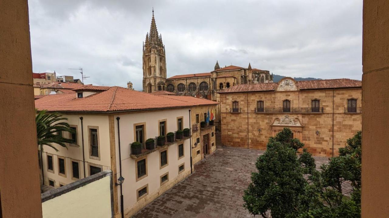 Apartamento Wamba - La Catedral Oviedo Luaran gambar
